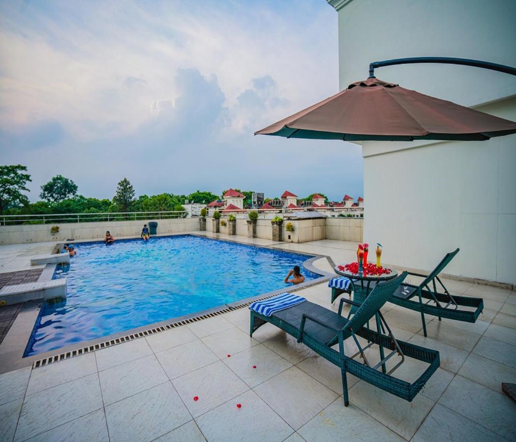 Barsana Hotel & Resort Сіліґурі Екстер'єр фото