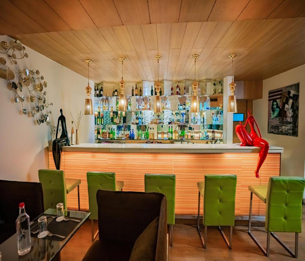 Barsana Hotel & Resort Сіліґурі Екстер'єр фото