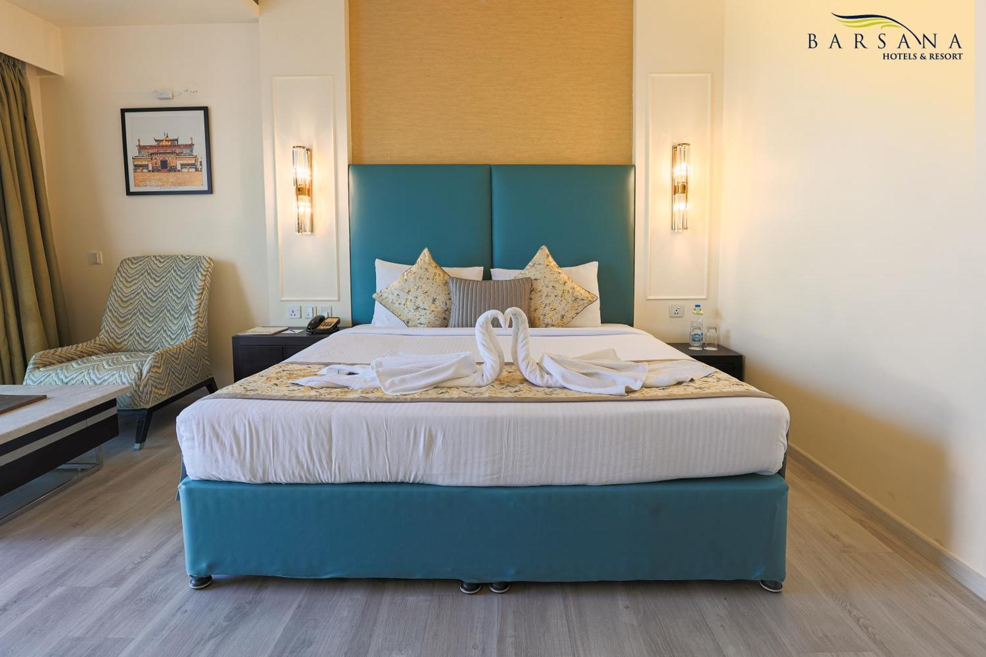 Barsana Hotel & Resort Сіліґурі Номер фото